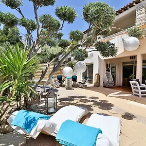 2* Bed & Breakfast Les D'hotes Du Grand Mornas